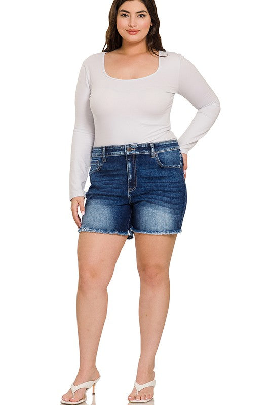 PLUS MID RISE RAW FRAYED HEM DENIM SHORTS